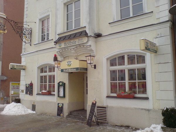 Bilder Restaurant Höllbräu Hendl Wirtshaus